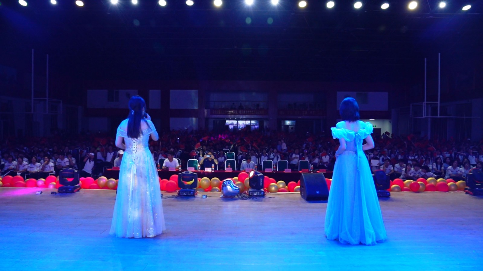 [组图]2025年9月29日晚，基础教育保定校区组织开展“序启新章，逐光而行”25级迎新晚会。 第 8 张